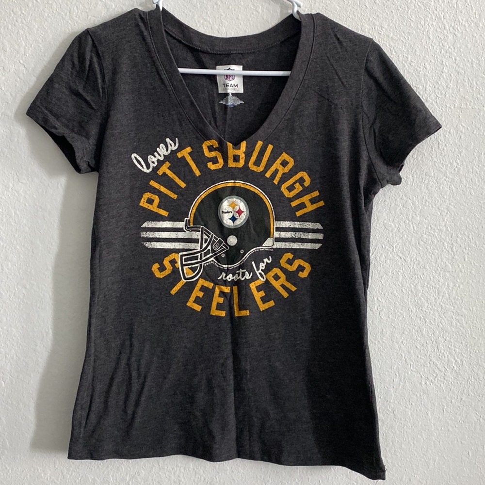 Woman’s Pittsburgh Steelers - Size Small Short Sleeve Shirt